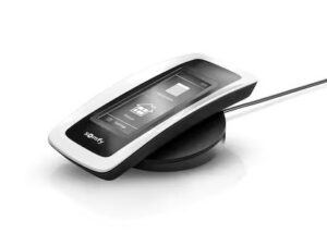 Pilot Somfy NINA IO 1805251 z Ekranem Dotykowym - Inteligentne Sterowanie Domem